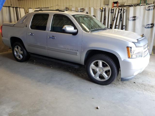 Photo 3 VIN: 3GNMCEE04DG325726 - CHEVROLET AVALANCHE 