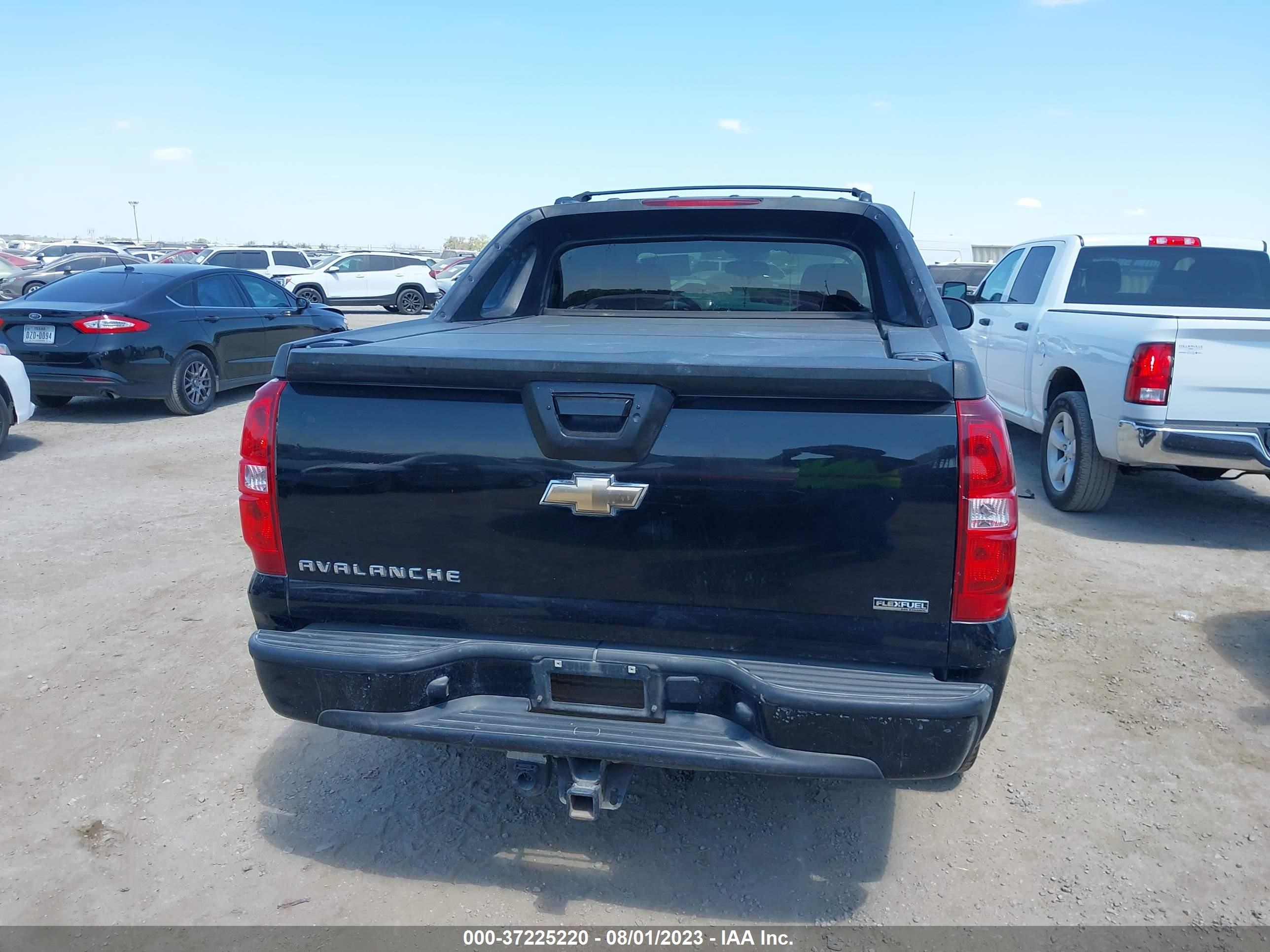 Photo 15 VIN: 3GNMCEE08CG115788 - CHEVROLET AVALANCHE 