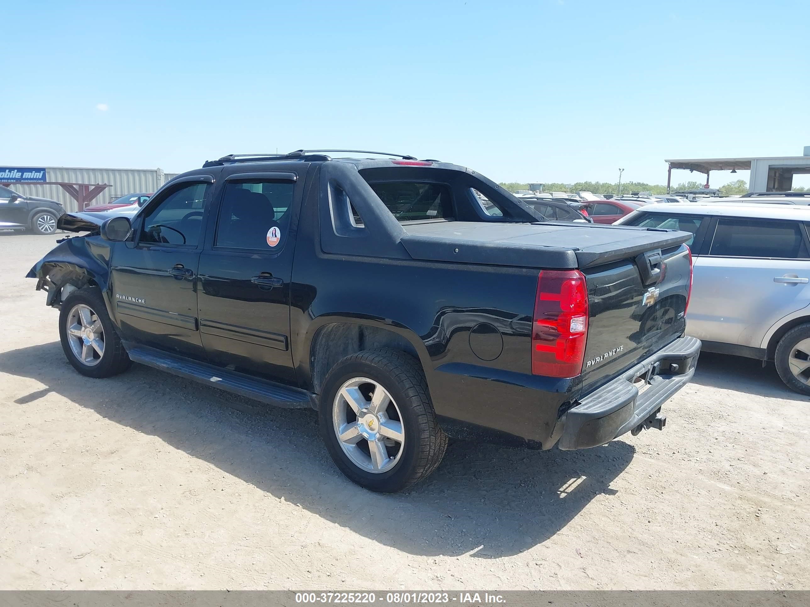 Photo 2 VIN: 3GNMCEE08CG115788 - CHEVROLET AVALANCHE 