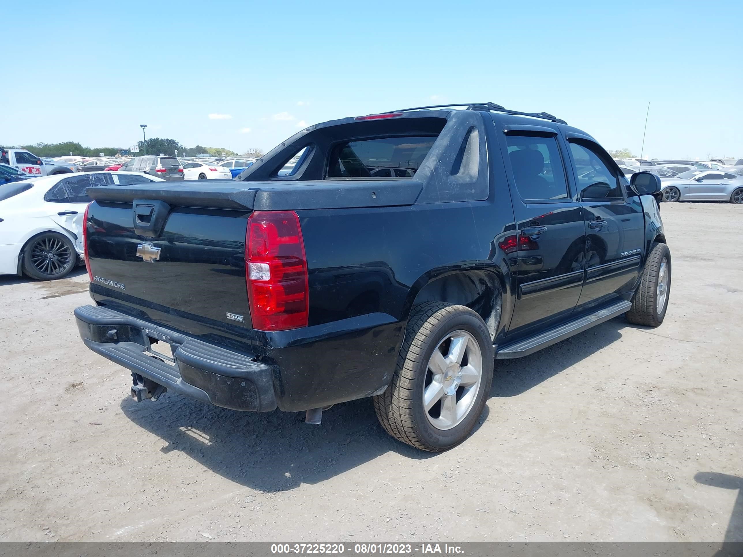 Photo 3 VIN: 3GNMCEE08CG115788 - CHEVROLET AVALANCHE 