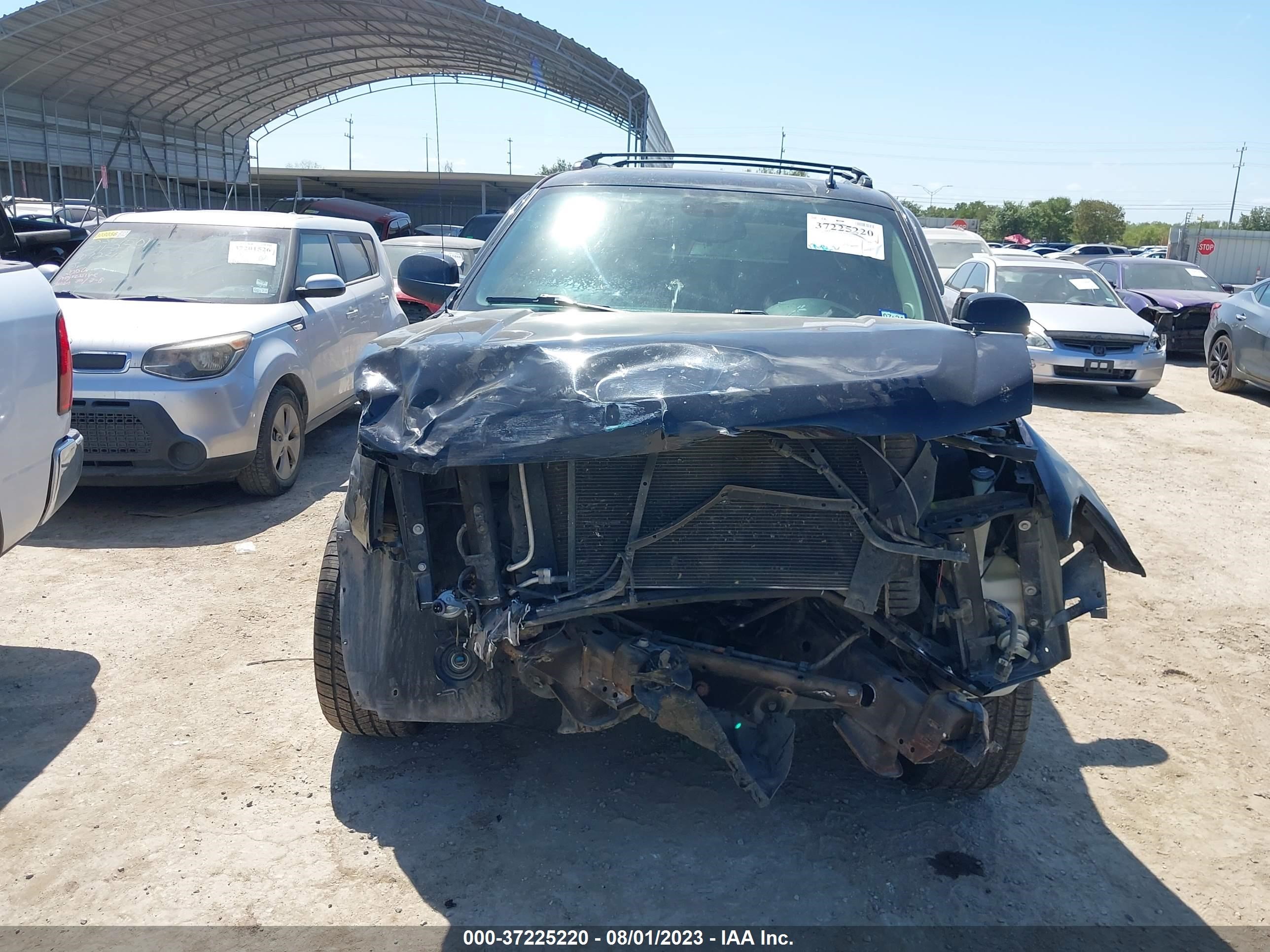 Photo 5 VIN: 3GNMCEE08CG115788 - CHEVROLET AVALANCHE 