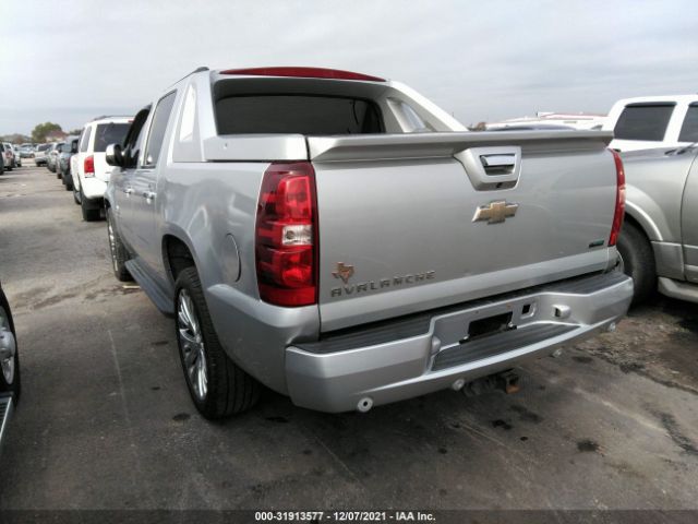 Photo 2 VIN: 3GNMCEE09BG226011 - CHEVROLET AVALANCHE 