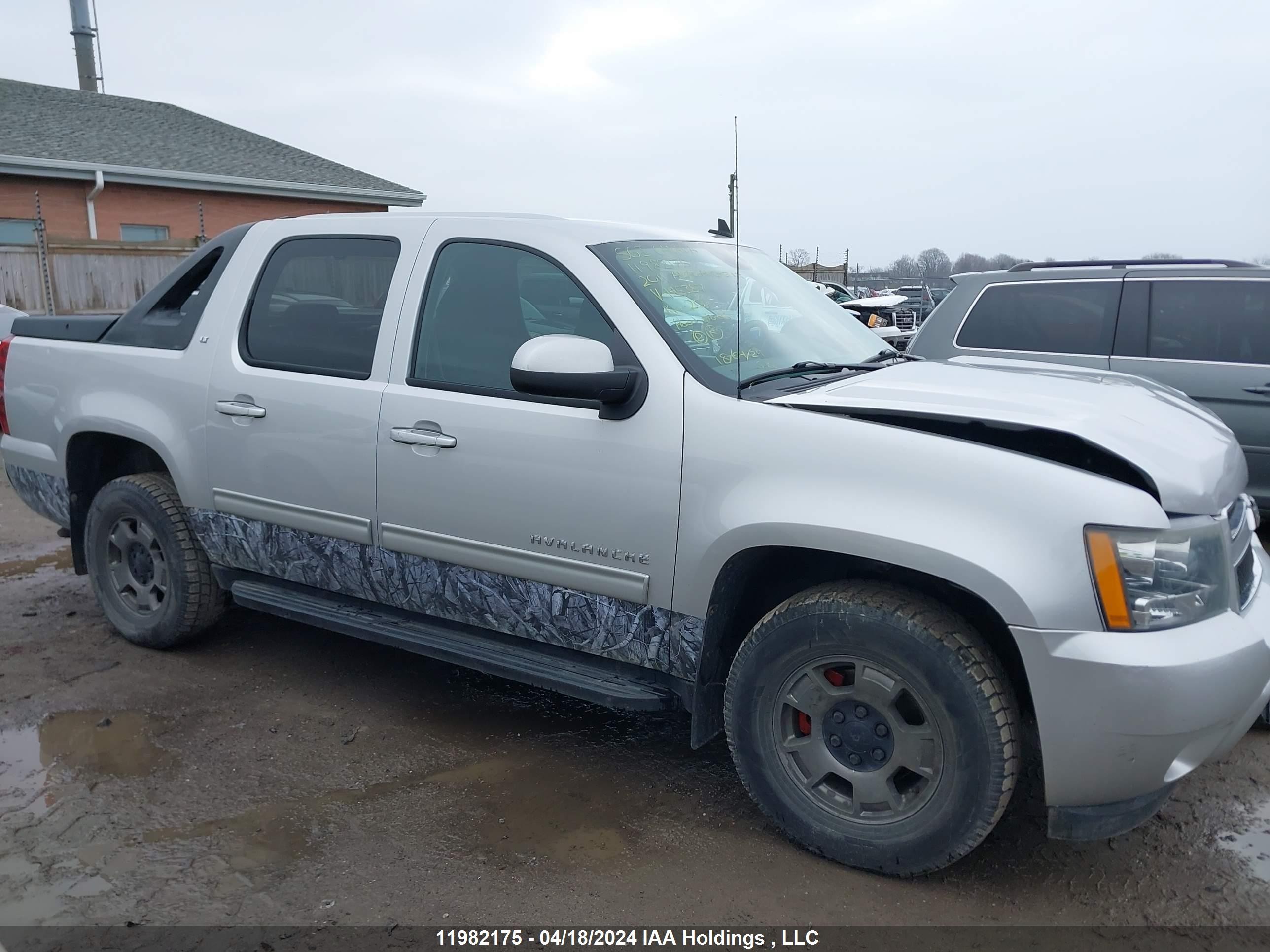 Photo 13 VIN: 3GNMCFE02BG145387 - CHEVROLET AVALANCHE 