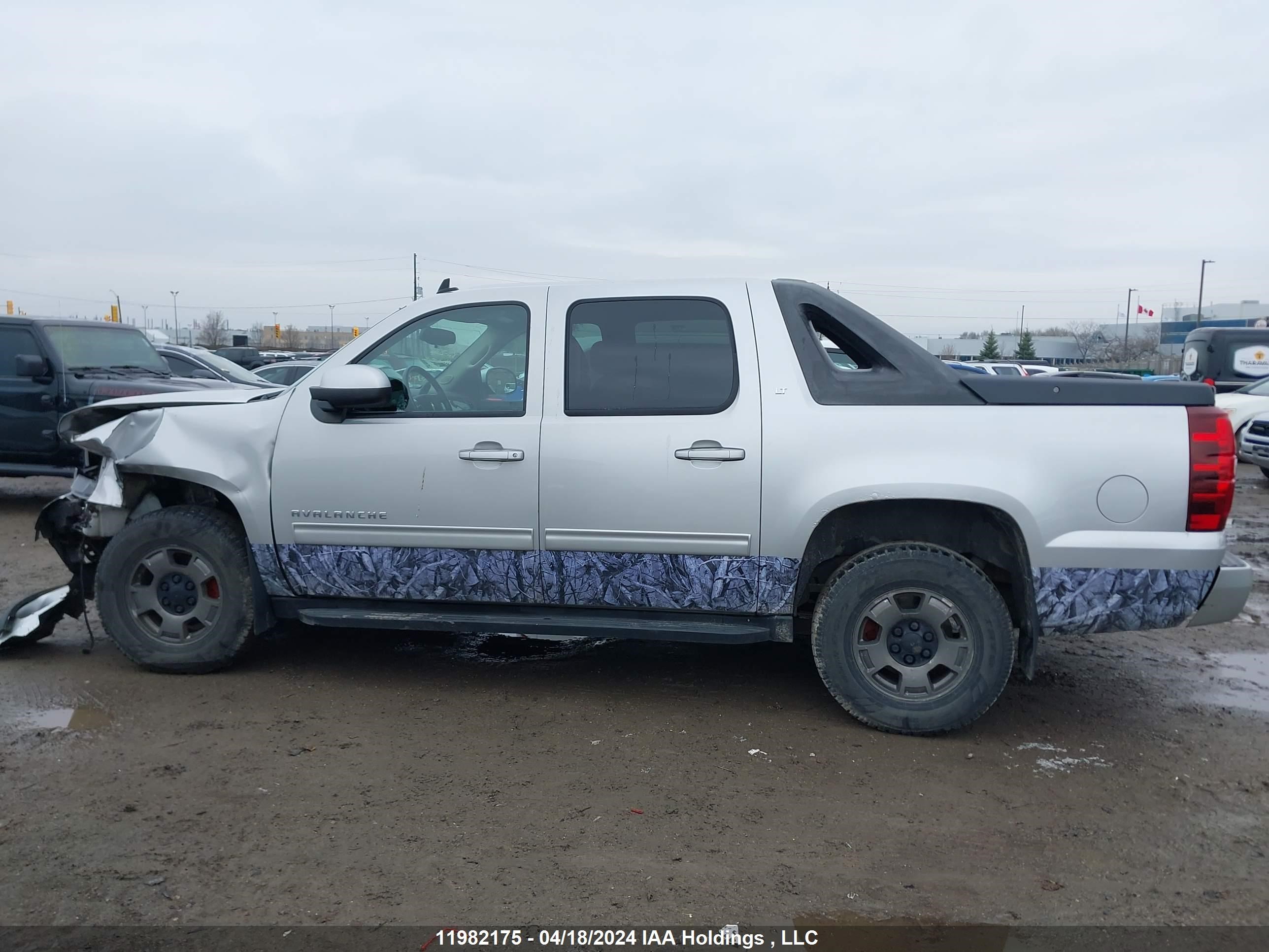 Photo 14 VIN: 3GNMCFE02BG145387 - CHEVROLET AVALANCHE 