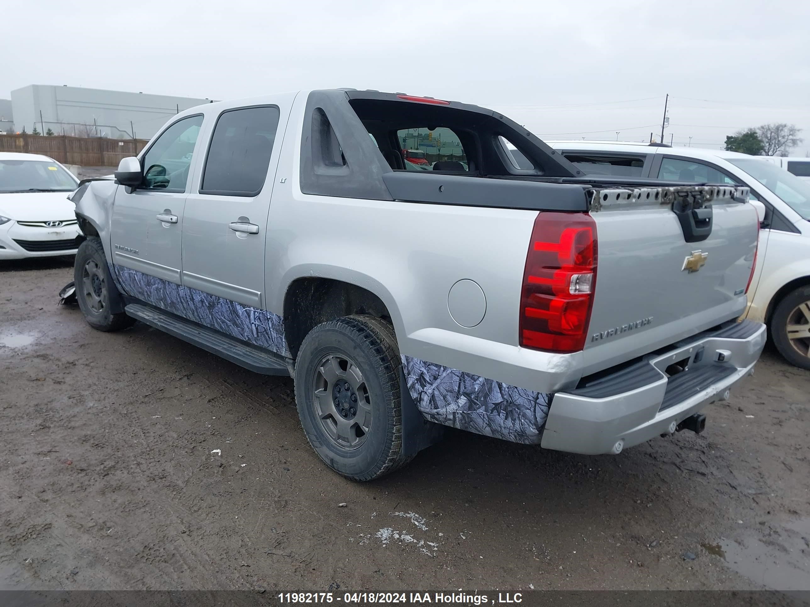 Photo 2 VIN: 3GNMCFE02BG145387 - CHEVROLET AVALANCHE 