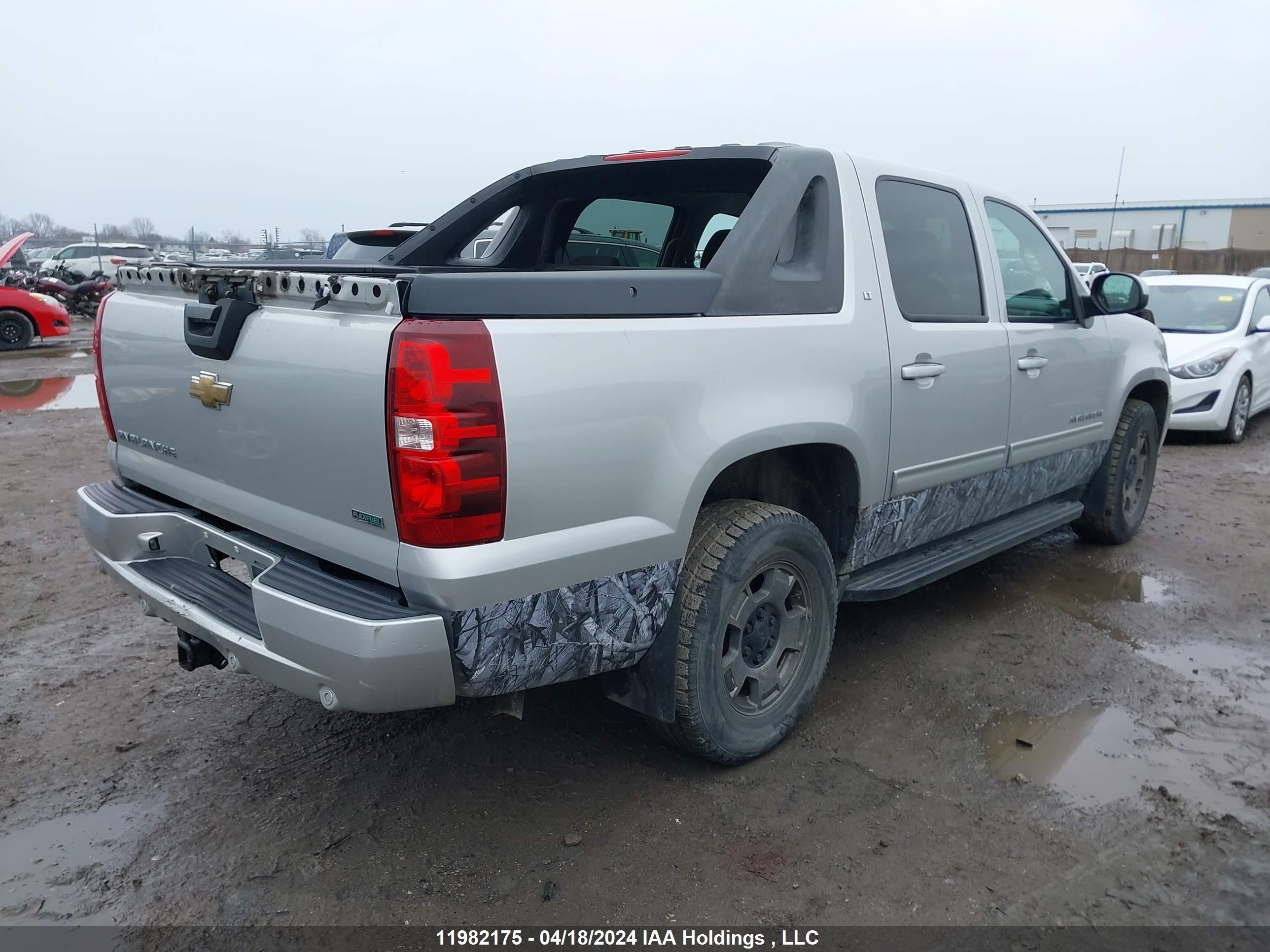 Photo 3 VIN: 3GNMCFE02BG145387 - CHEVROLET AVALANCHE 