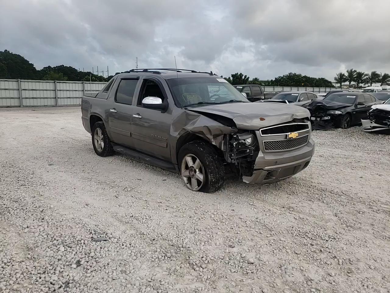 Photo 10 VIN: 3GNMCFE03CG209311 - CHEVROLET AVALANCHE 