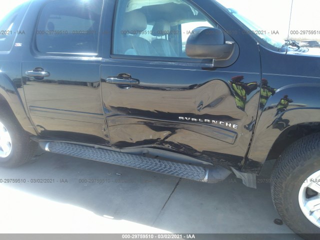 Photo 5 VIN: 3GNMCFE06CG262701 - CHEVROLET AVALANCHE 