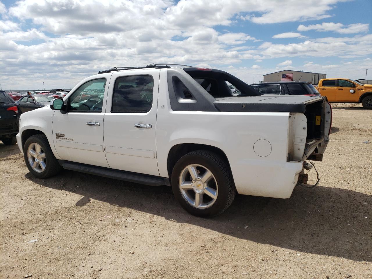 Photo 1 VIN: 3GNMCFE07CG213135 - CHEVROLET AVALANCHE 