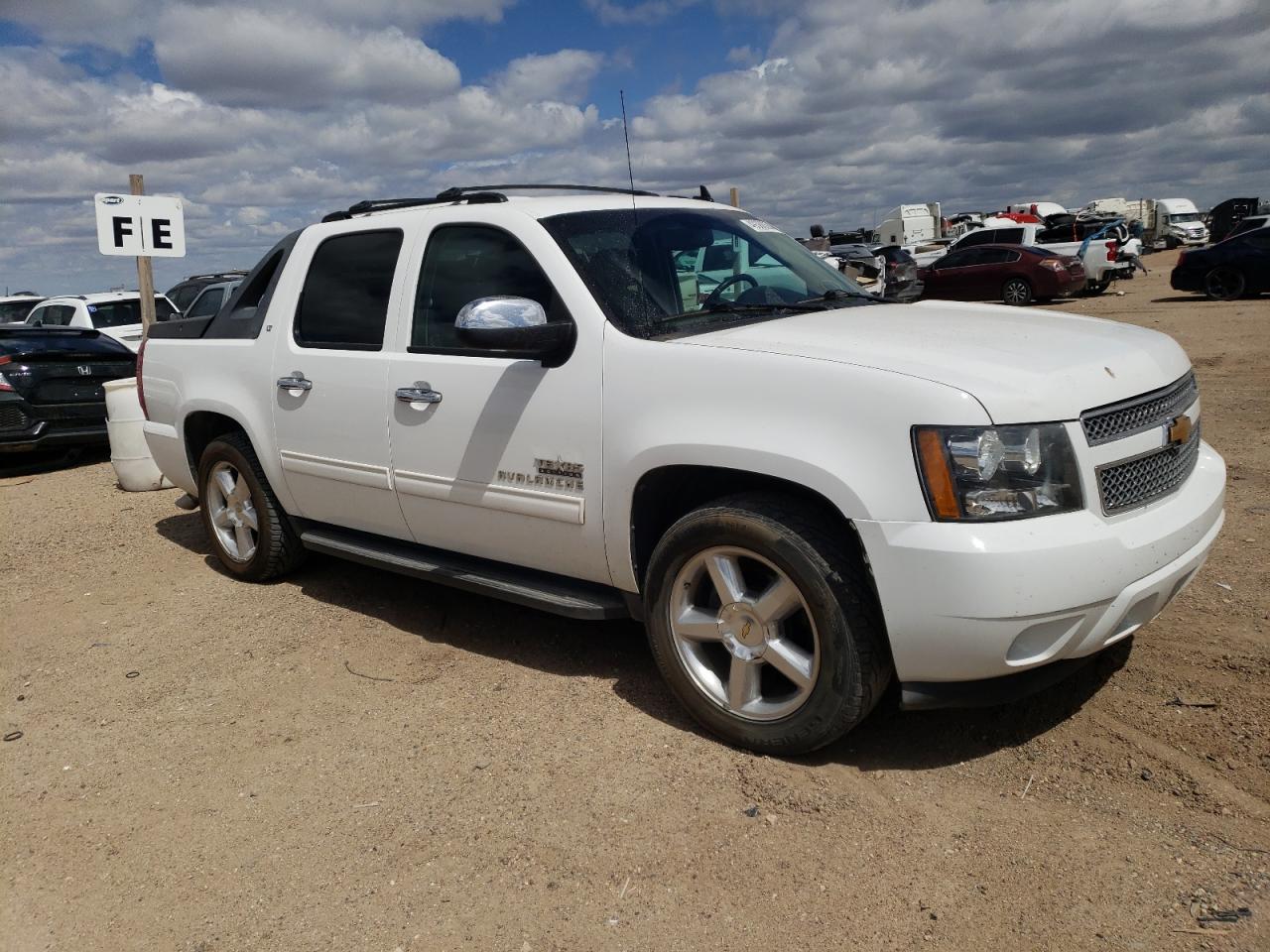 Photo 3 VIN: 3GNMCFE07CG213135 - CHEVROLET AVALANCHE 