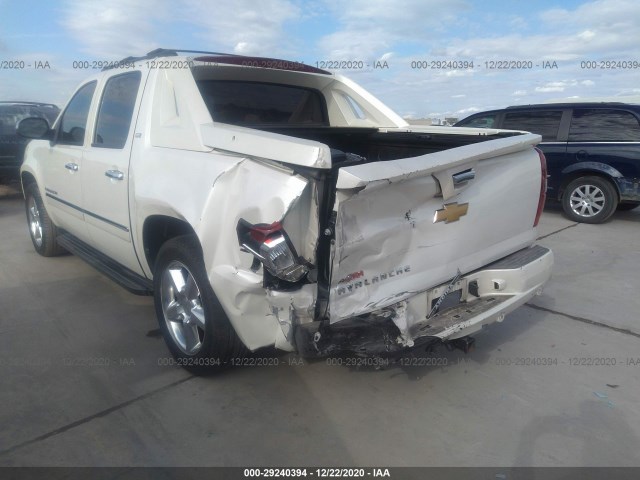 Photo 2 VIN: 3GNMCGE02CG233329 - CHEVROLET AVALANCHE 