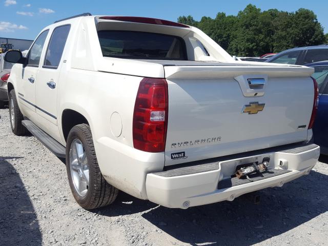 Photo 2 VIN: 3GNMCGE05BG217009 - CHEVROLET AVALANCHE 