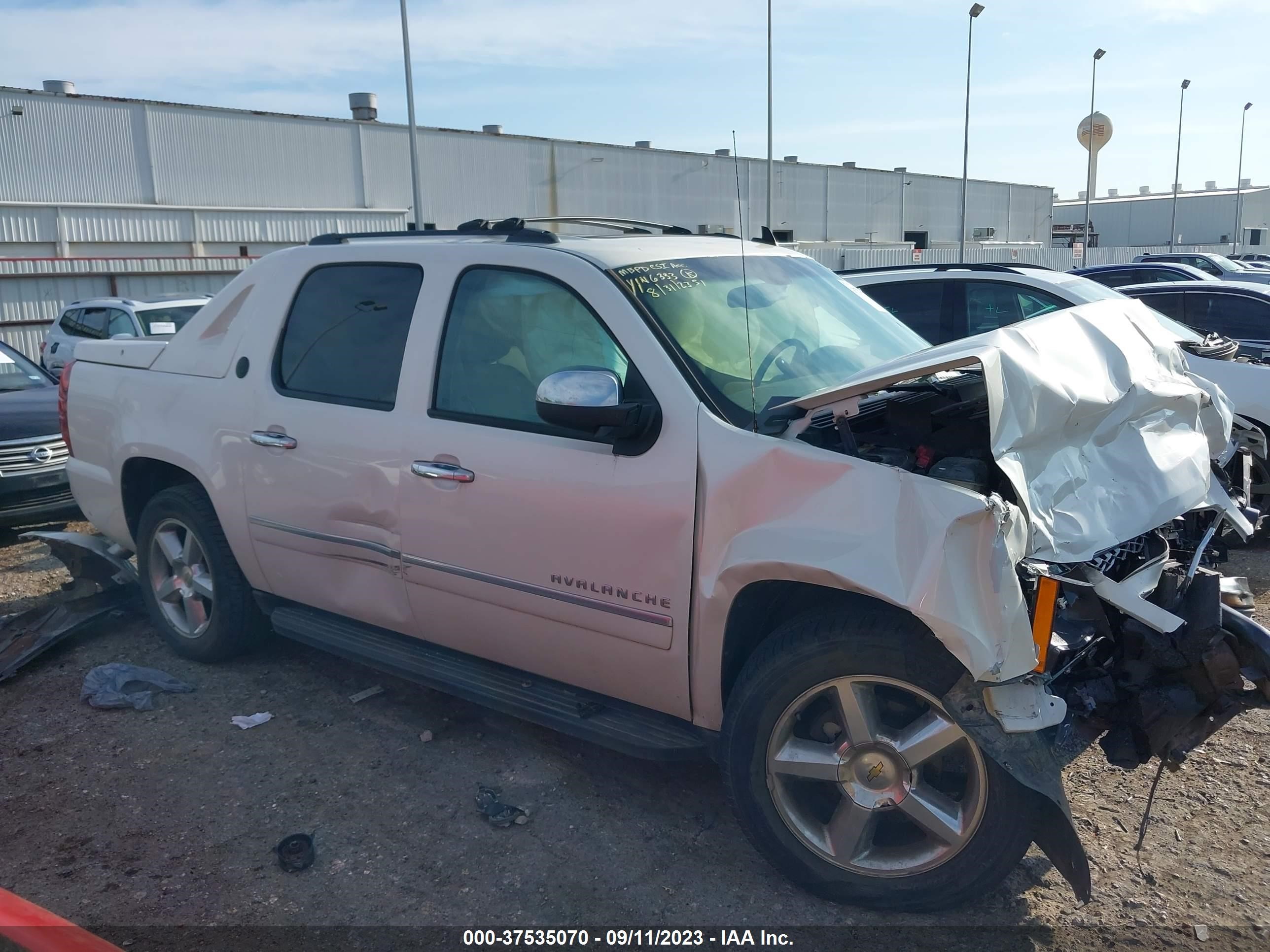 Photo 13 VIN: 3GNMCGE06DG236333 - CHEVROLET AVALANCHE 