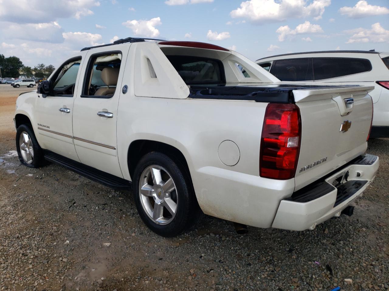 Photo 1 VIN: 3GNMCGE0XDG155917 - CHEVROLET AVALANCHE 