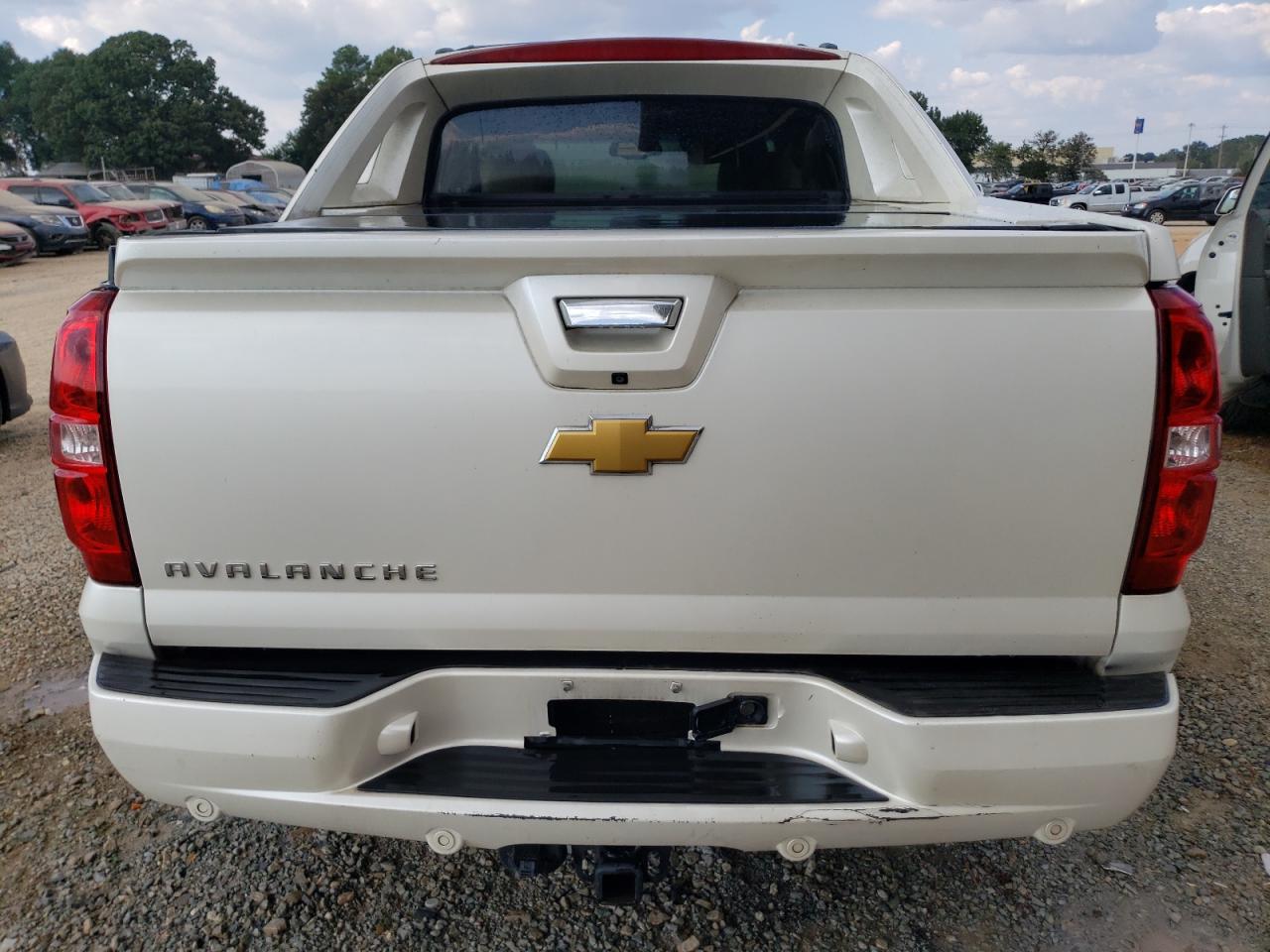 Photo 5 VIN: 3GNMCGE0XDG155917 - CHEVROLET AVALANCHE 