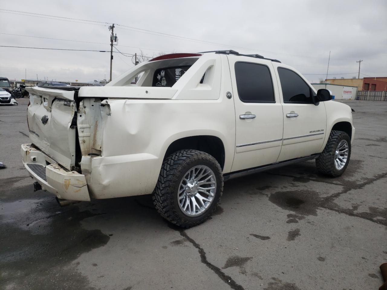 Photo 2 VIN: 3GNMCGE0XDG364560 - CHEVROLET AVALANCHE 