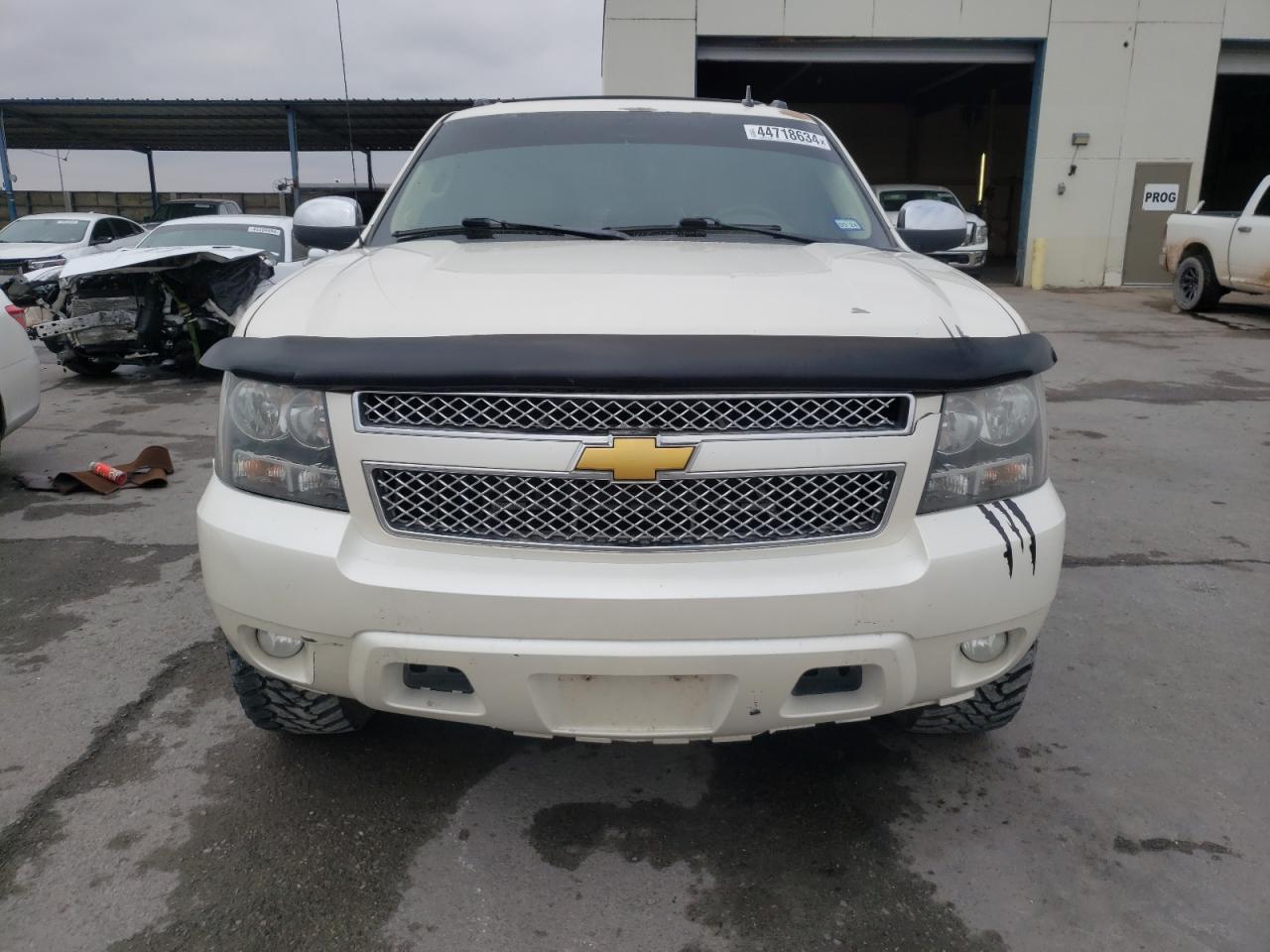 Photo 4 VIN: 3GNMCGE0XDG364560 - CHEVROLET AVALANCHE 