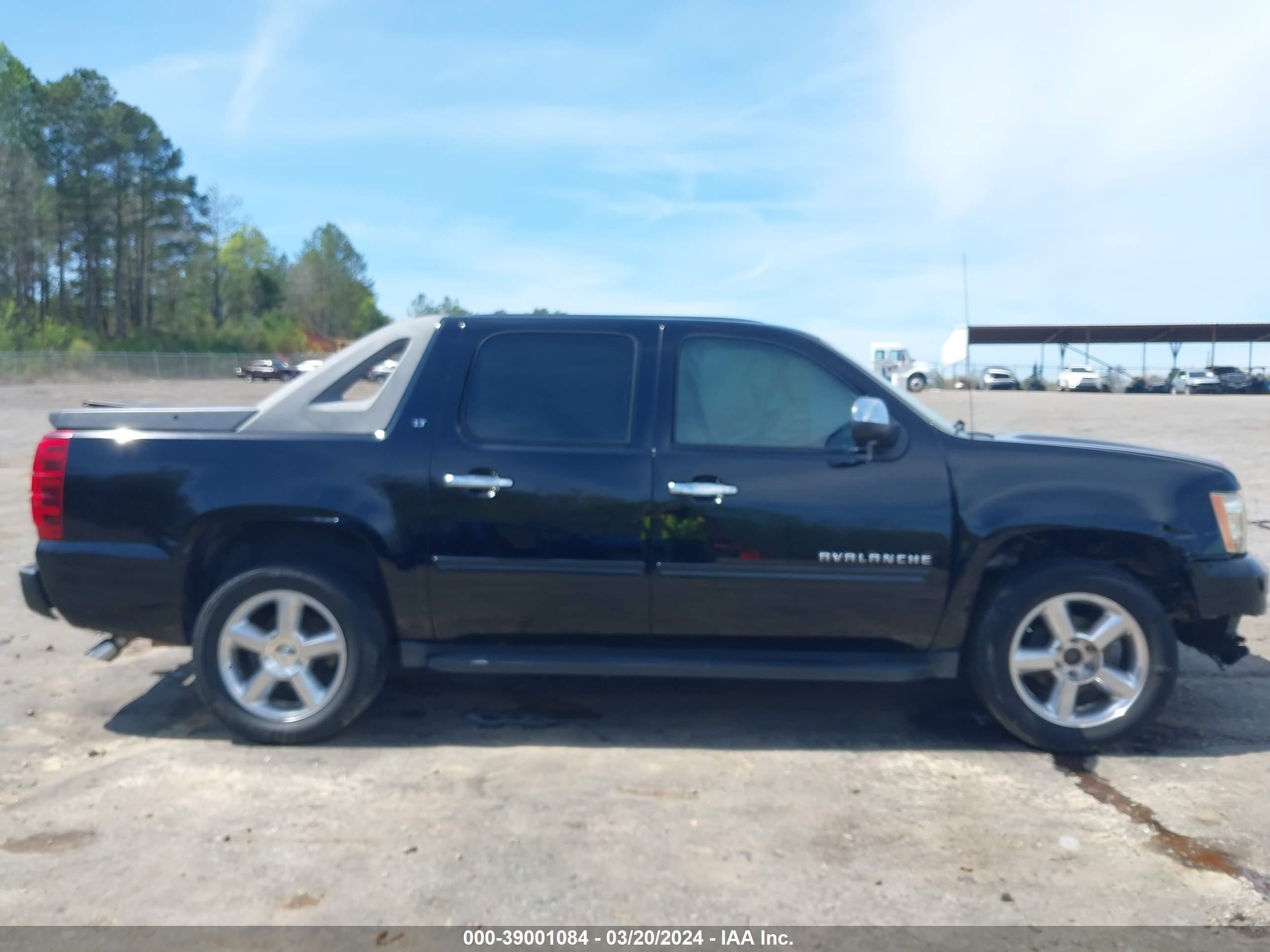 Photo 13 VIN: 3GNNCEE04AG142231 - CHEVROLET AVALANCHE 