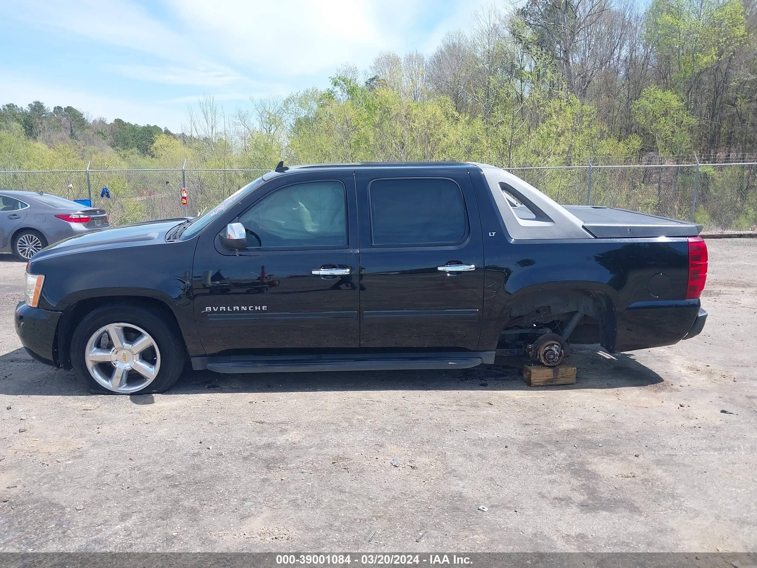 Photo 14 VIN: 3GNNCEE04AG142231 - CHEVROLET AVALANCHE 