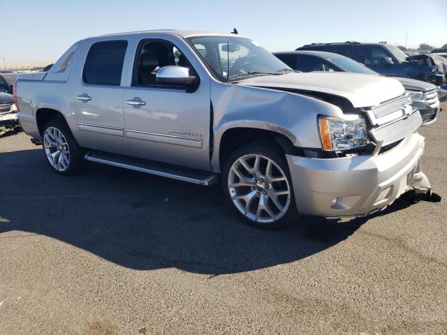 Photo 3 VIN: 3GNNCEE04AG266791 - CHEVROLET AVALANCHE 