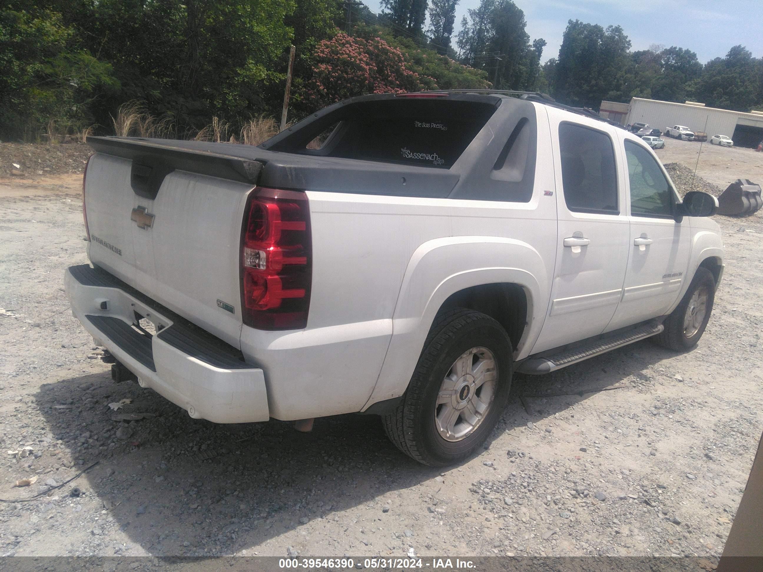 Photo 3 VIN: 3GNNCFE00AG100208 - CHEVROLET AVALANCHE 