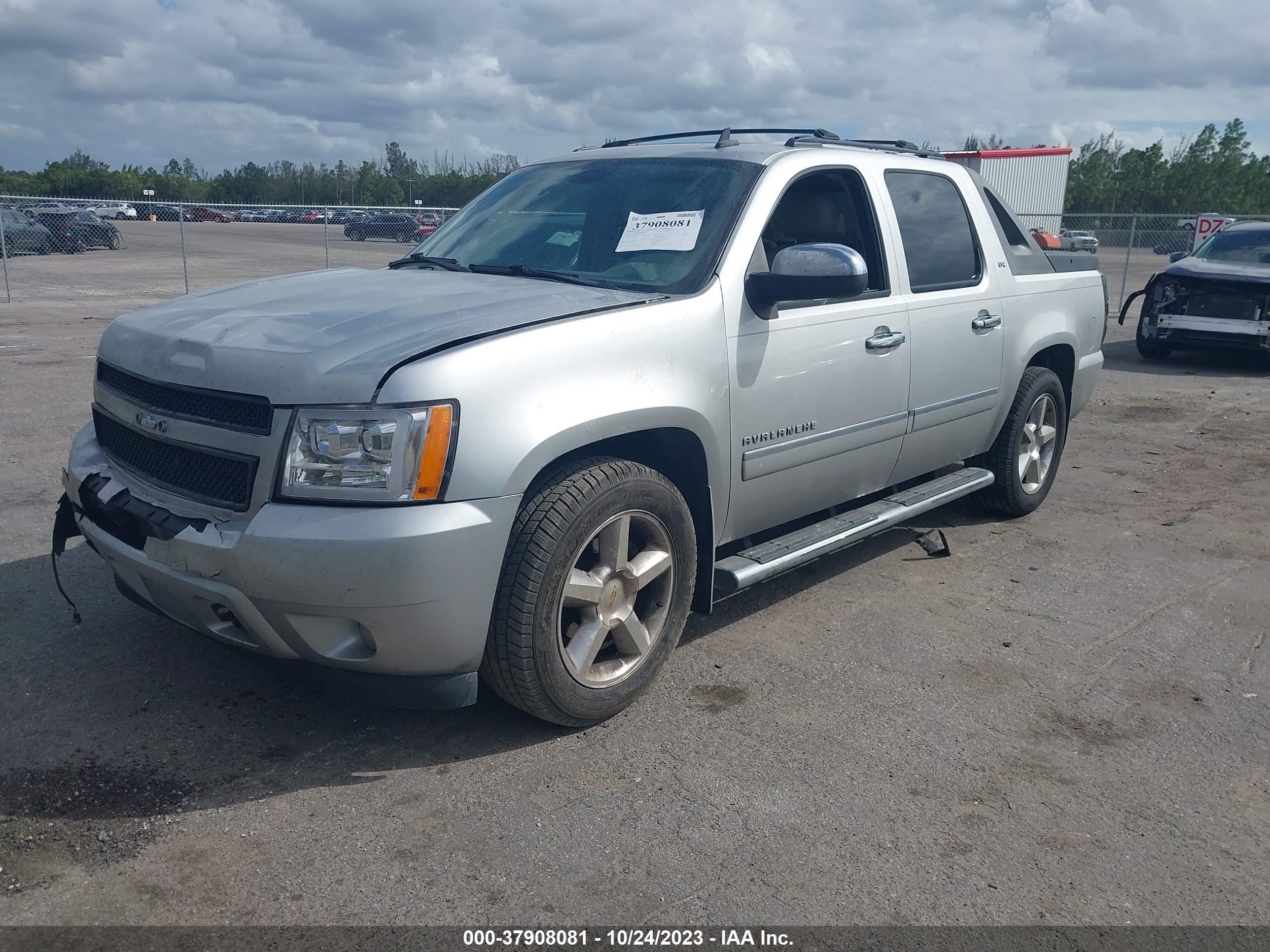 Photo 1 VIN: 3GNNCGE04AG107880 - CHEVROLET AVALANCHE 