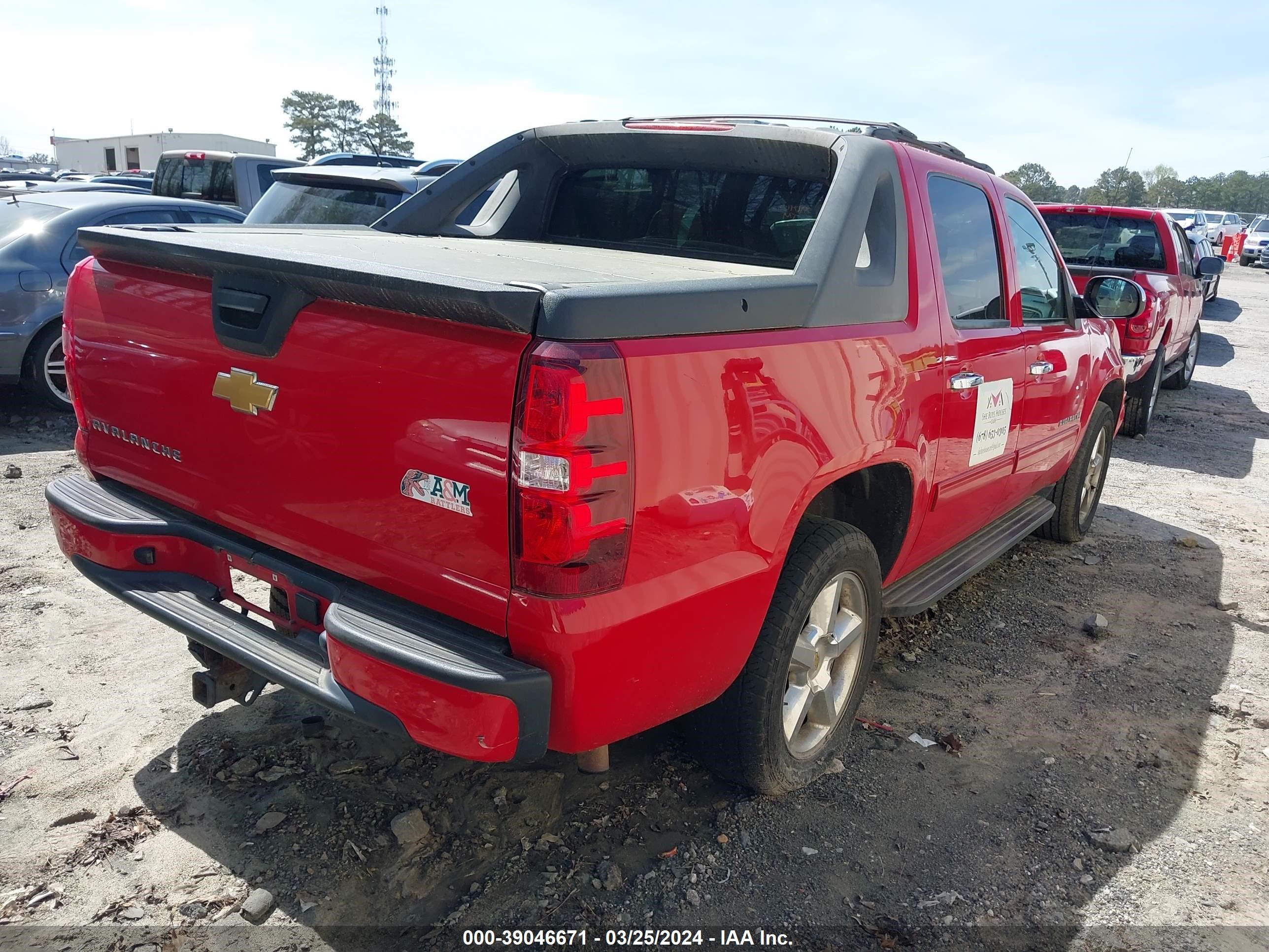 Photo 3 VIN: 3GNTKEE74CG182187 - CHEVROLET AVALANCHE 