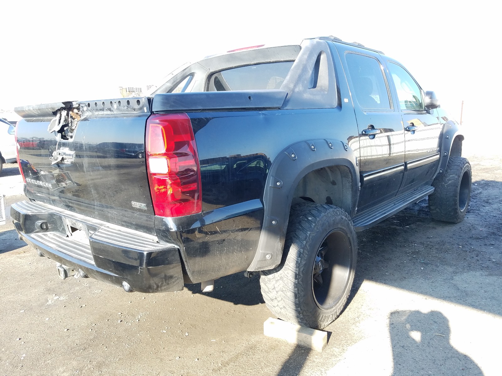 Photo 3 VIN: 3GNTKFE32BG182691 - CHEVROLET AVALANCHE 