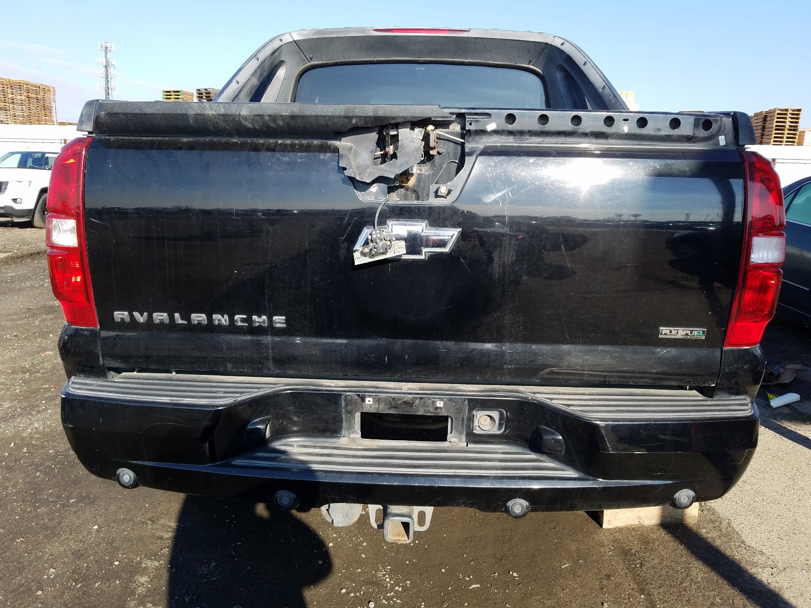 Photo 8 VIN: 3GNTKFE32BG182691 - CHEVROLET AVALANCHE 