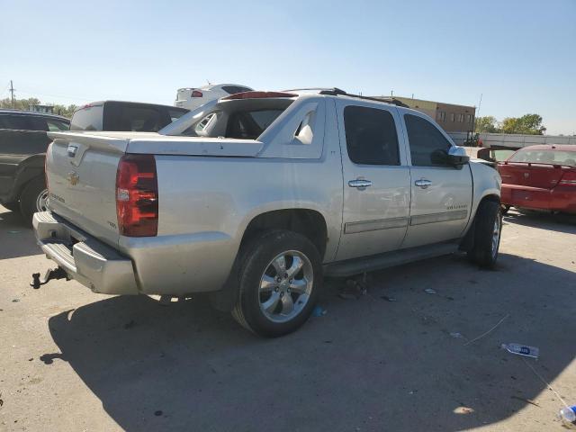 Photo 2 VIN: 3GNTKFE36BG238955 - CHEVROLET AVALANCHE 