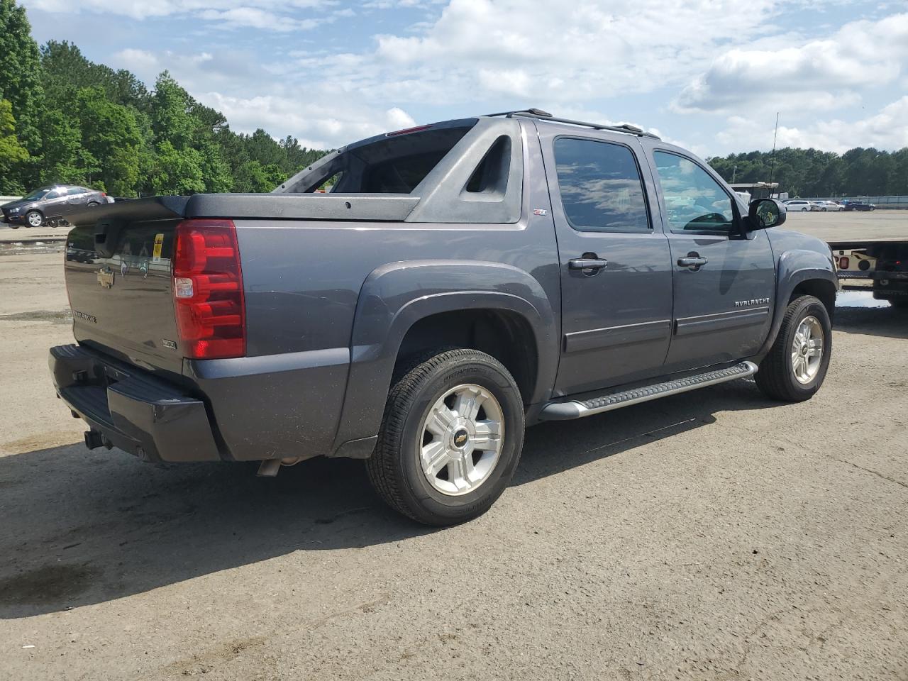 Photo 2 VIN: 3GNTKFE39BG210518 - CHEVROLET AVALANCHE 