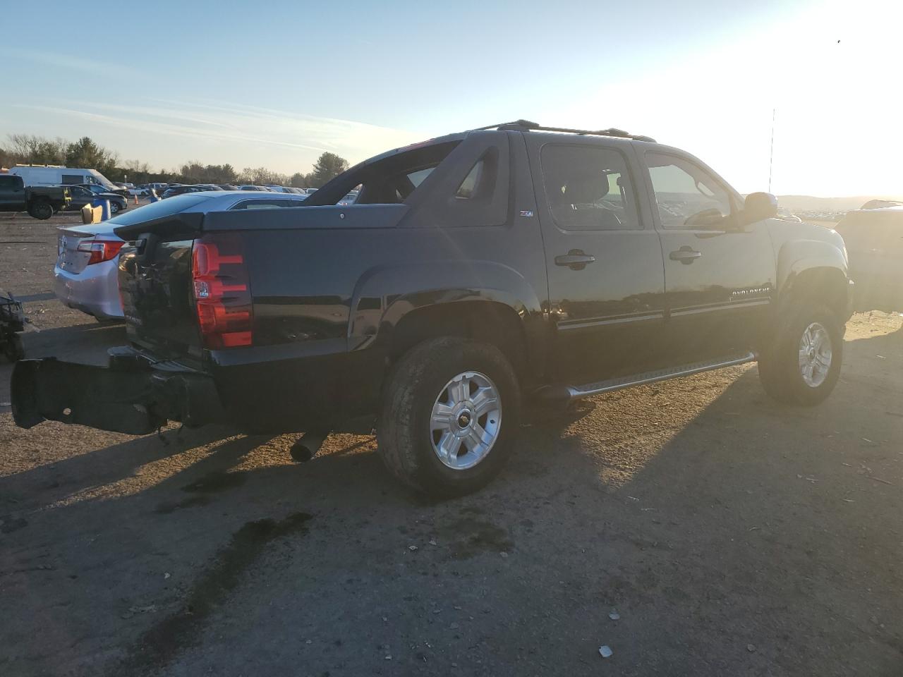 Photo 2 VIN: 3GNTKFE70CG261264 - CHEVROLET AVALANCHE 