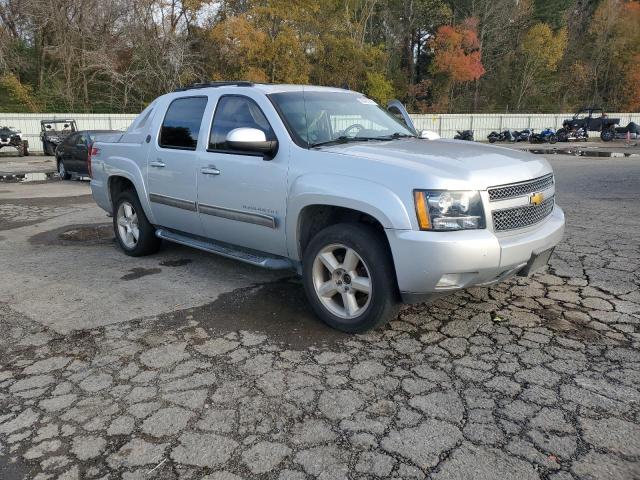 Photo 3 VIN: 3GNTKFE70DG303420 - CHEVROLET AVALANCHE 