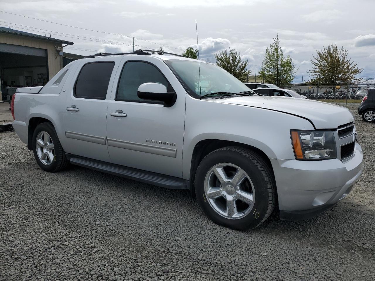 Photo 3 VIN: 3GNTKFE79CG220289 - CHEVROLET AVALANCHE 