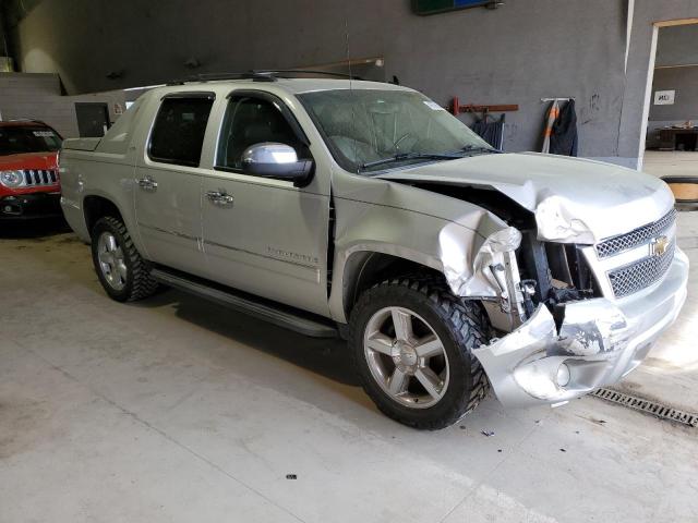 Photo 3 VIN: 3GNTKGE30BG201101 - CHEVROLET AVALANCHE 