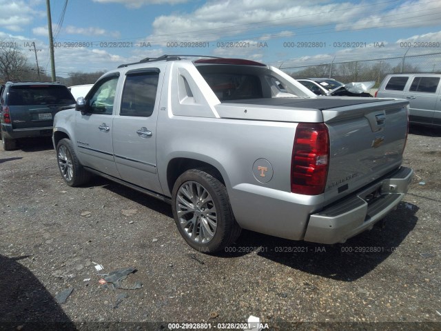 Photo 2 VIN: 3GNTKGE30BG311369 - CHEVROLET AVALANCHE 