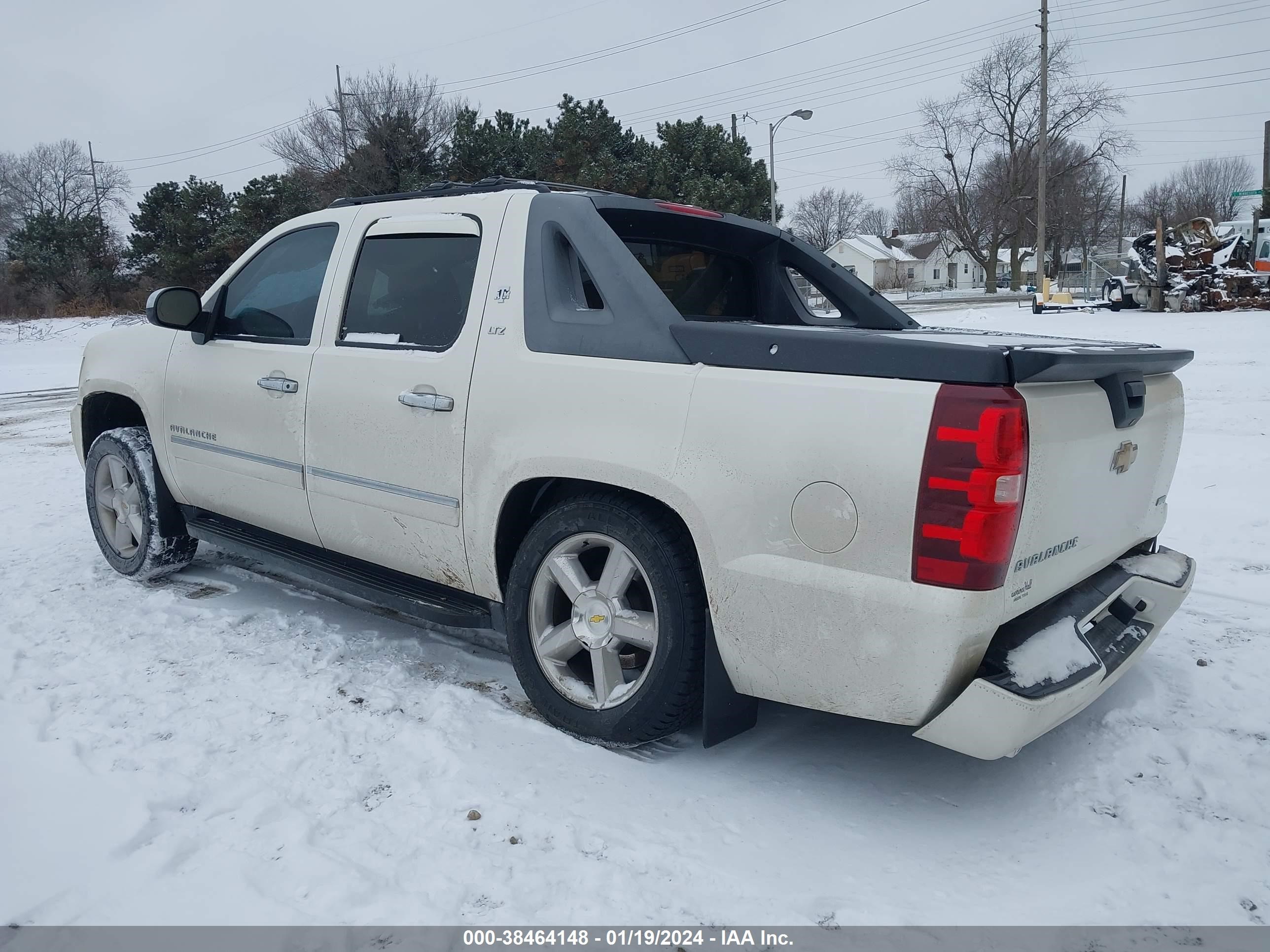 Photo 2 VIN: 3GNTKGE32BG119404 - CHEVROLET AVALANCHE 