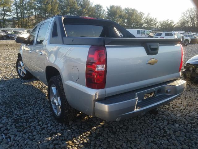 Photo 2 VIN: 3GNTKGE34BG220931 - CHEVROLET AVALANCHE 