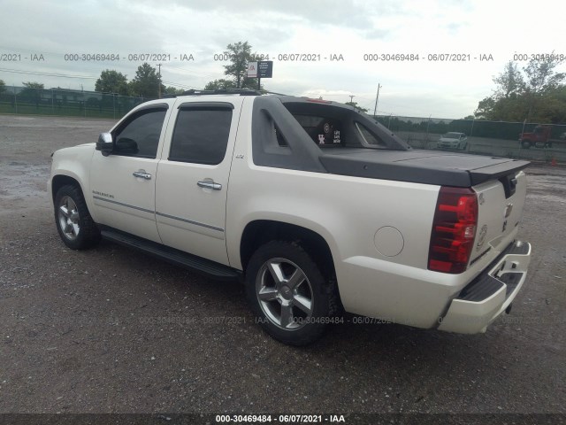 Photo 2 VIN: 3GNTKGE36BG255390 - CHEVROLET AVALANCHE 