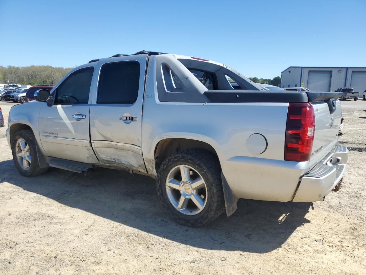 Photo 1 VIN: 3GNTKGE37BG105904 - CHEVROLET AVALANCHE 