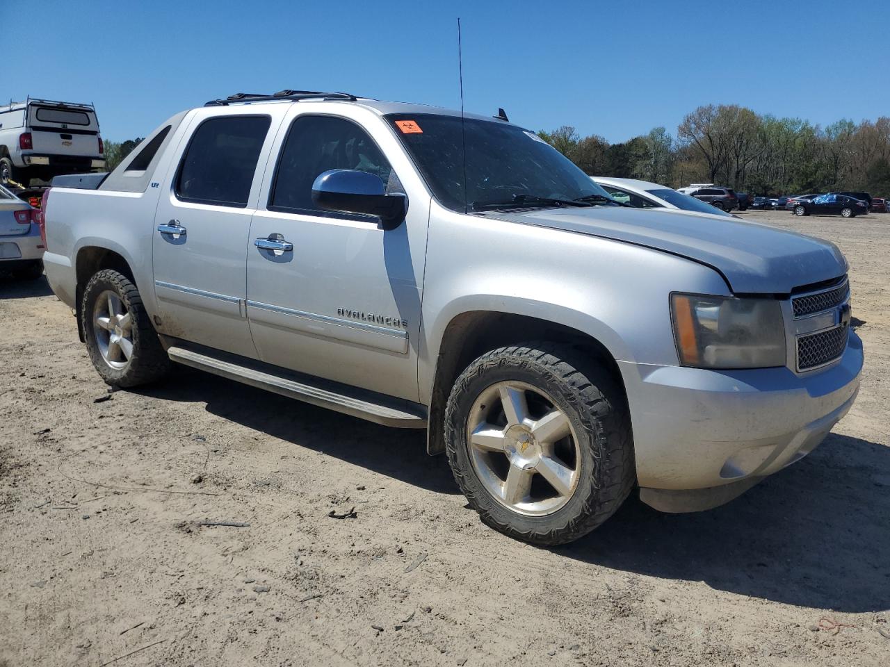 Photo 3 VIN: 3GNTKGE37BG105904 - CHEVROLET AVALANCHE 