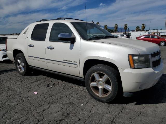 Photo 3 VIN: 3GNTKGE3XBG173730 - CHEVROLET AVALANCHE 