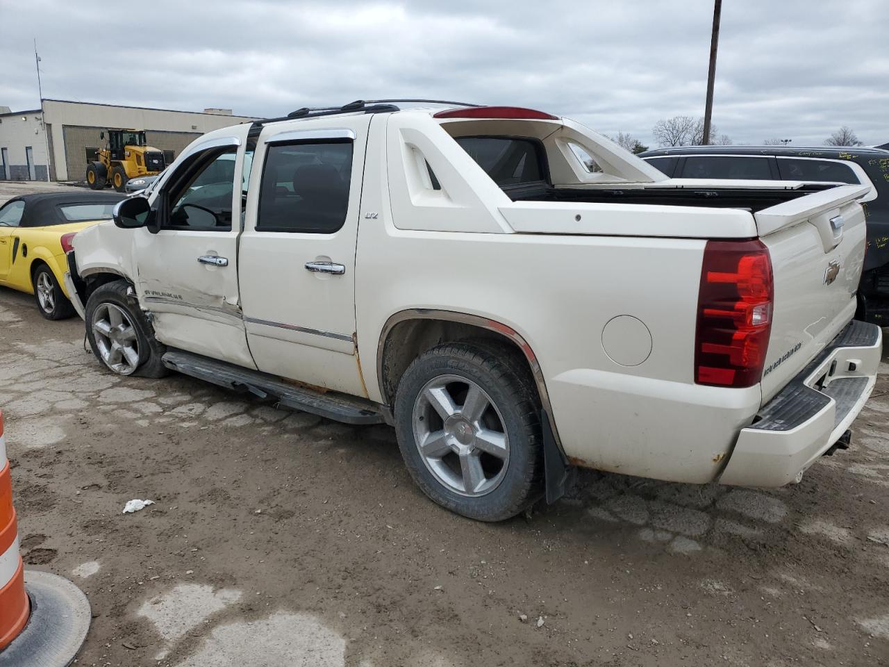 Photo 1 VIN: 3GNTKGE3XBG256154 - CHEVROLET AVALANCHE 