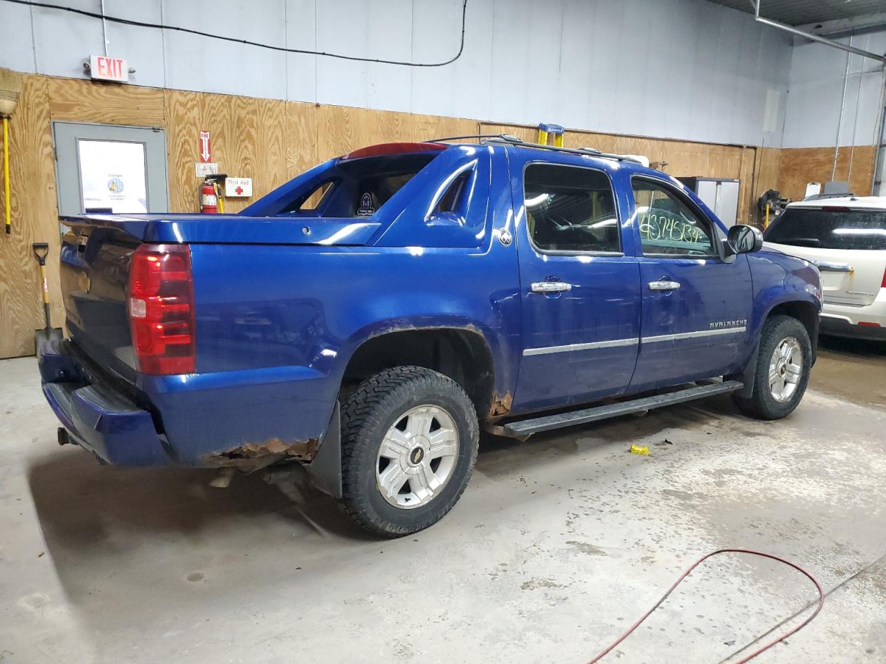 Photo 2 VIN: 3GNTKGE70DG136921 - CHEVROLET AVALANCHE 