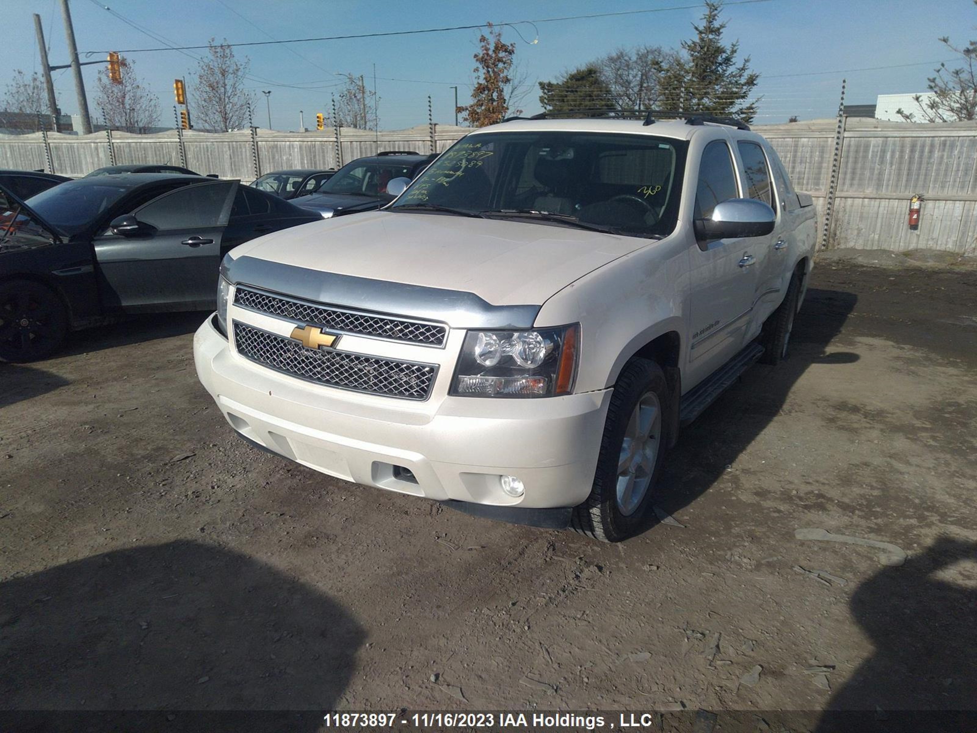 Photo 1 VIN: 3GNTKGE71DG325089 - CHEVROLET AVALANCHE 