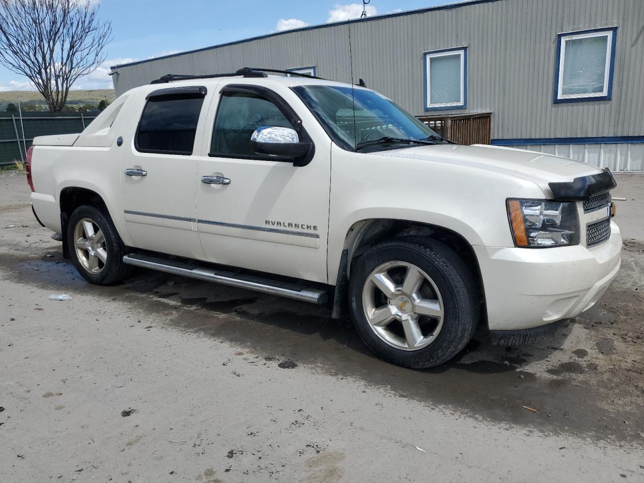 Photo 3 VIN: 3GNTKGE71DG356956 - CHEVROLET AVALANCHE 