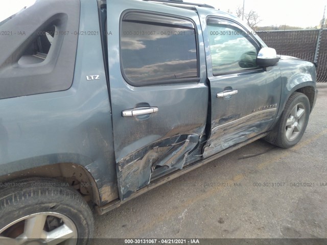 Photo 5 VIN: 3GNTKGE75CG173834 - CHEVROLET AVALANCHE 