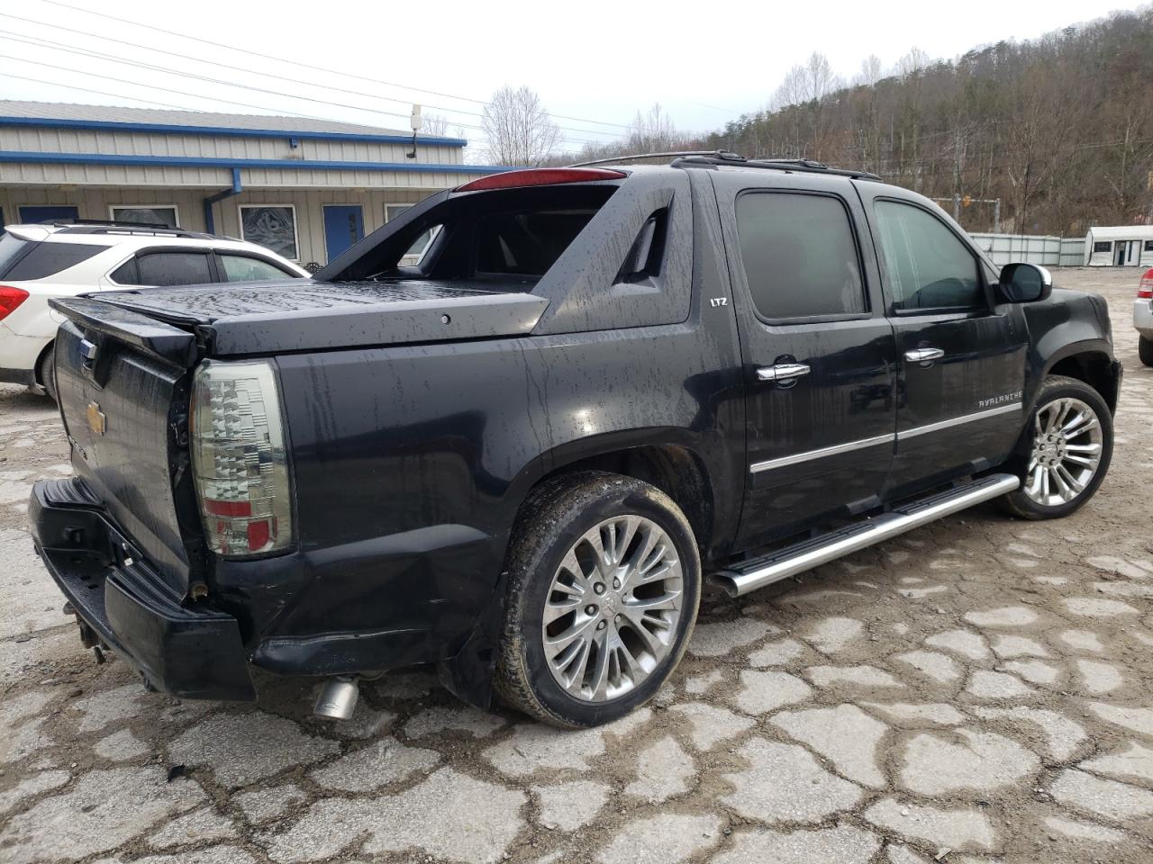 Photo 2 VIN: 3GNTKGE7XCG231680 - CHEVROLET AVALANCHE 