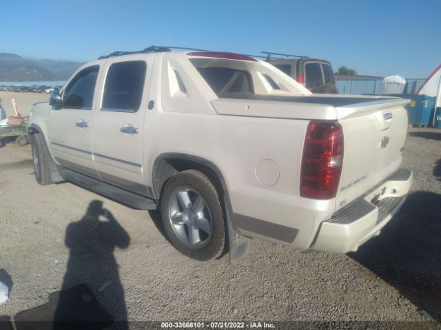 Photo 2 VIN: 3GNTKGE7XDG100945 - CHEVROLET AVALANCHE 