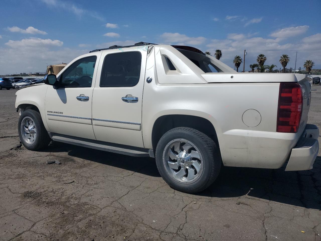 Photo 1 VIN: 3GNTKGE7XDG286695 - CHEVROLET AVALANCHE 